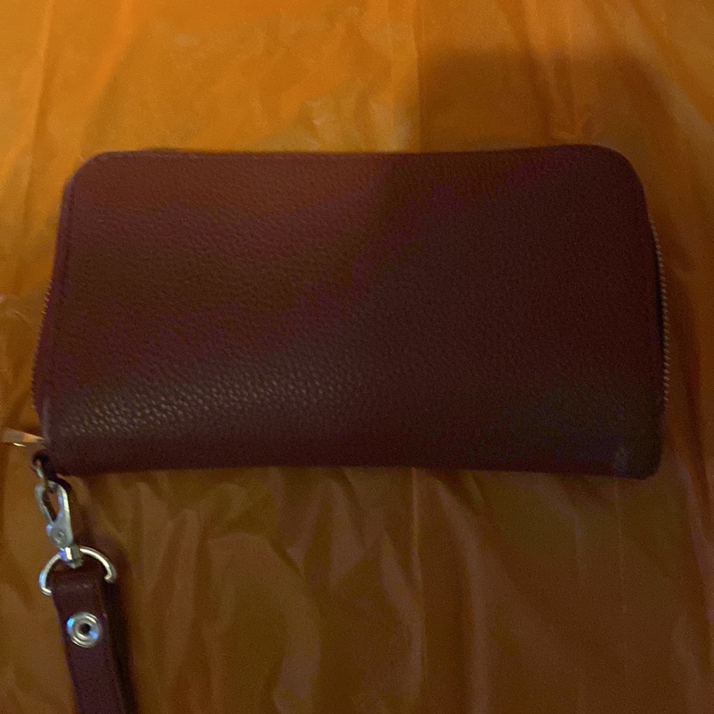 Thirty one wallet with wristlet (burgundy) - Picture 2 of 7